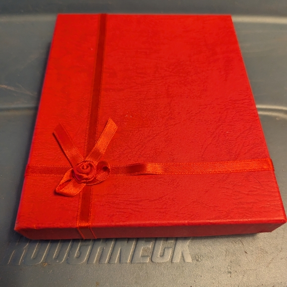 Teardrop crystal necklace and earrings with large red box - Picture 2 of 2